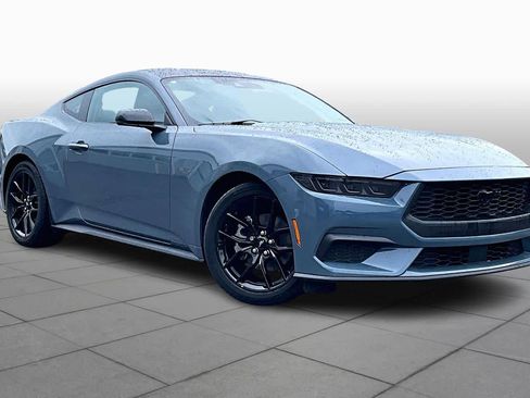 Used 2025 Ford Mustang Premium image 2