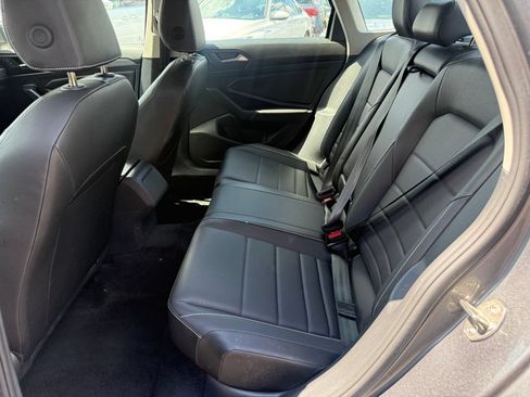 Used 2024 Volkswagen Jetta SE FWD image 12