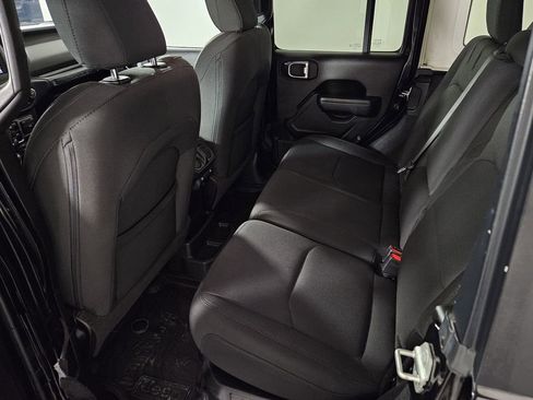 Used 2023 Jeep Wrangler Unlimited image 26