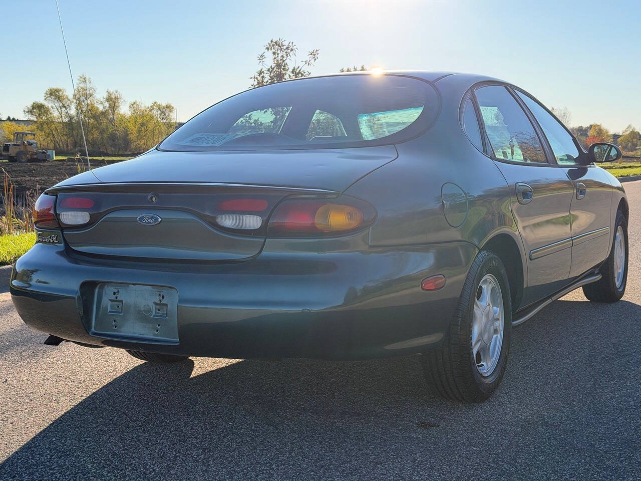 Used 1997 Ford Taurus GL FWD image 8
