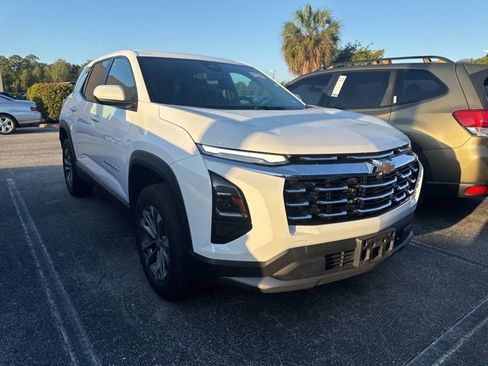Used 2025 Chevrolet Equinox LT FWD image 1