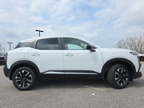 New 2026 Nissan Kicks SV w/ SV Premium Package AWD/4WD image 17