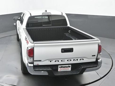 Used 2023 Toyota Tacoma TRD Off-Road w/ Black Out Package (TMS) AWD/4WD image 15