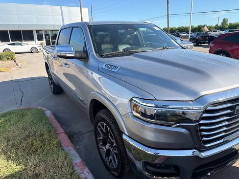 Used 2025 RAM 1500 Laramie AWD/4WD image 4