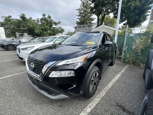 Used 2021 Nissan Rogue SV w/ Premium Package AWD/4WD image 3