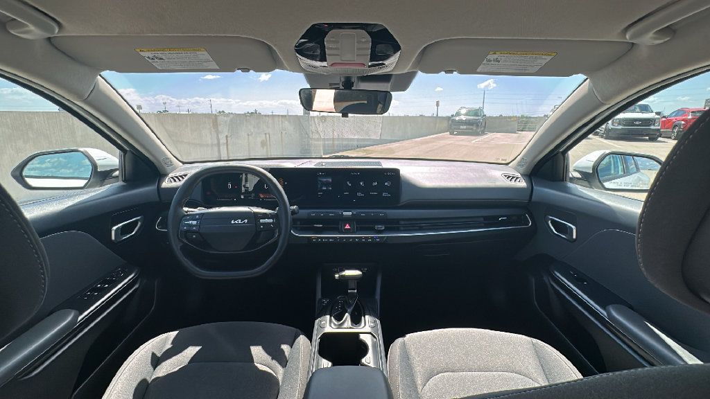 Used 2025 Kia K4 FWD image 21