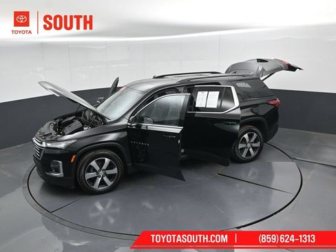 Used 2023 Chevrolet Traverse LT w/ LT Premium Package AWD/4WD image 56