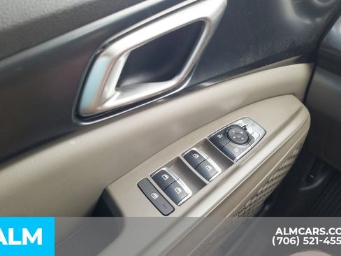 Used 2025 Kia Carnival FWD image 12