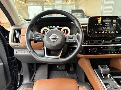 Used 2022 Nissan Pathfinder Platinum w/ Cargo Package image 26