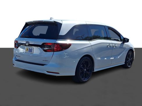 Certified 2024 Honda Odyssey Sport image 7