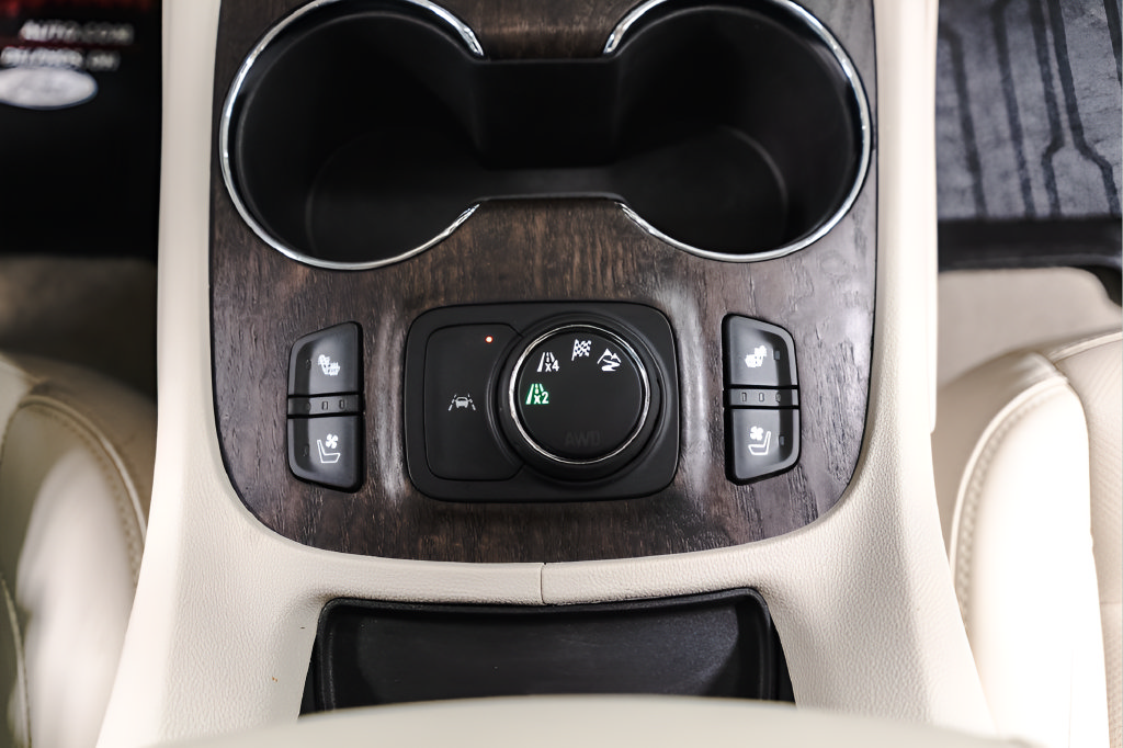 Used 2023 GMC Acadia Denali AWD/4WD image 18
