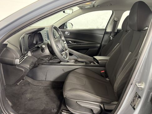Used 2023 Hyundai Elantra SEL image 6