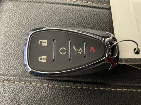 Used 2023 Chevrolet Traverse LT image 22