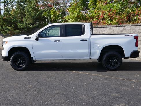 Certified 2022 Chevrolet Silverado 1500 LT Trail Boss image 3