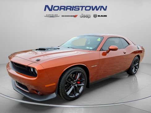 Certified 2020 Dodge Challenger R/T w/ Plus Package image 3