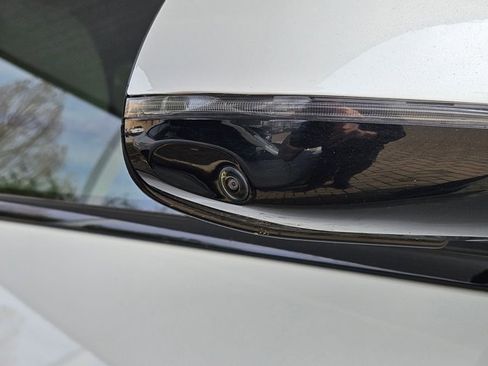 Certified 2024 BMW X7 xDrive40i w/ M Sport Package image 6