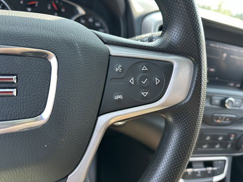 Used 2024 GMC Terrain SLE image 17