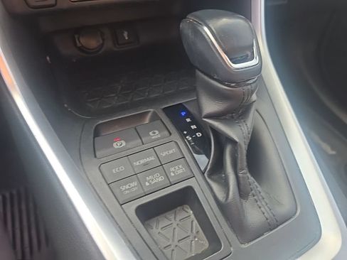 Used 2020 Toyota RAV4 XLE Premium AWD/4WD image 16