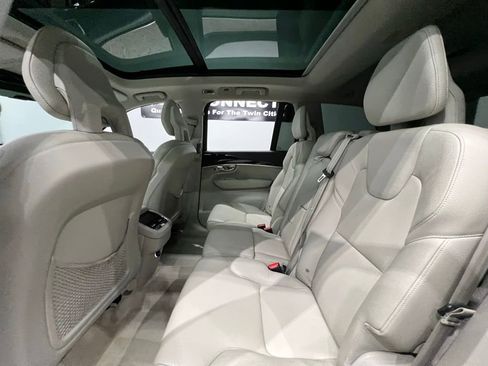 Used 2016 Volvo XC90 T6 Momentum AWD/4WD image 21