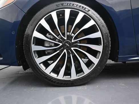 Used 2017 Lincoln Continental Black Label w/ Rear-seat Package image 10