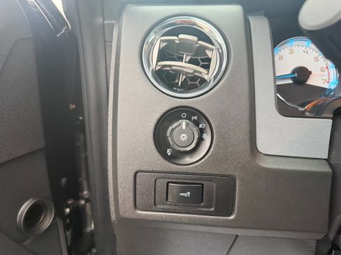 Used 2013 Ford F150 XLT w/ Luxury Equipment Group image 15