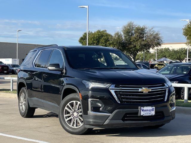 Used 2023 Chevrolet Traverse LT FWD image 2