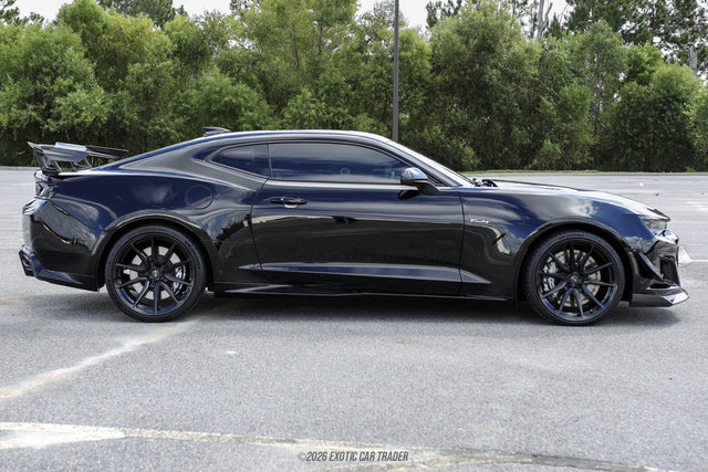 Used 2017 Chevrolet Camaro ZL1 RWD image 7
