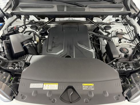 Used 2025 Audi Q5 Premium w/ Convenience Package image 11