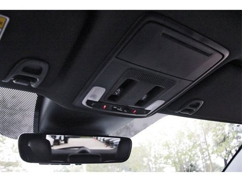 Used 2025 Honda Pilot Black Edition image 23