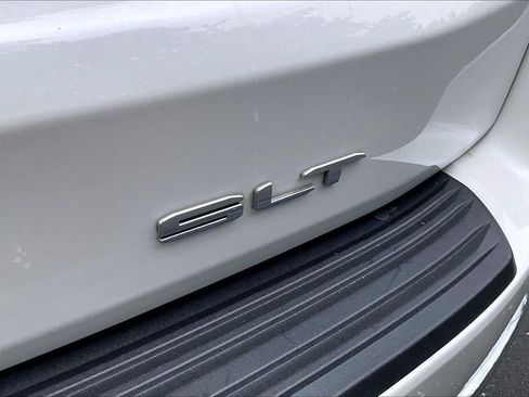 Used 2022 GMC Yukon SLT w/ SLT Premium Package AWD/4WD image 8