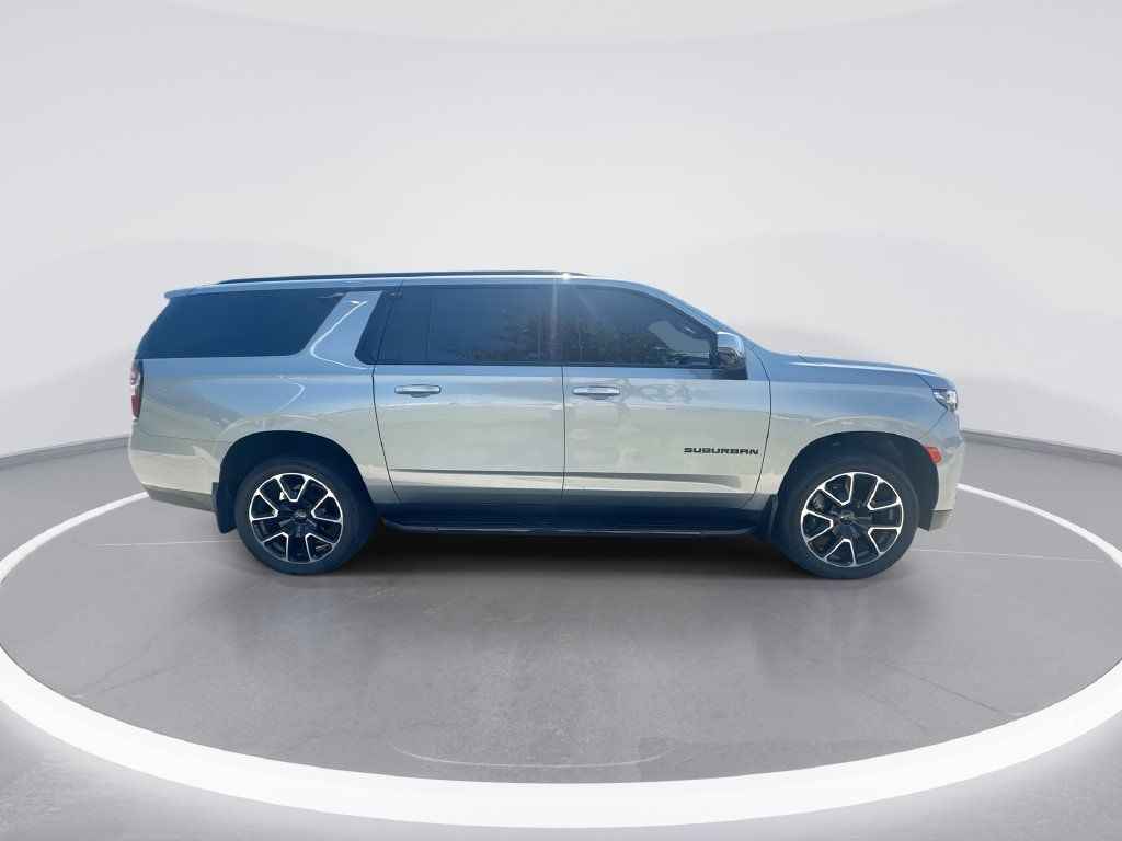 Certified 2024 Chevrolet Suburban RST w/ Luxury Package AWD/4WD image 9