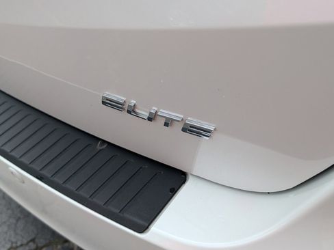 Used 2023 Honda Odyssey Elite image 16