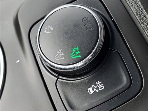Used 2021 Chevrolet Traverse LS image 22