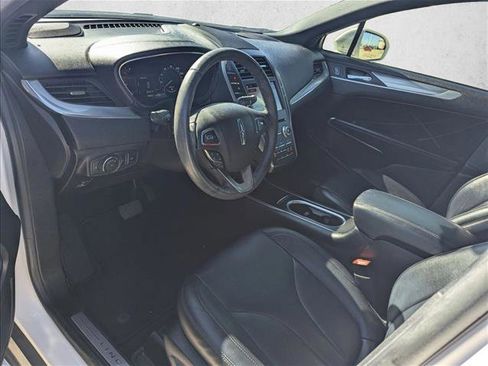 Used 2019 Lincoln MKC Premiere image 9