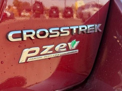 Used 2017 Subaru Crosstrek 2.0i Premium w/ Moonroof Package AWD/4WD image 13
