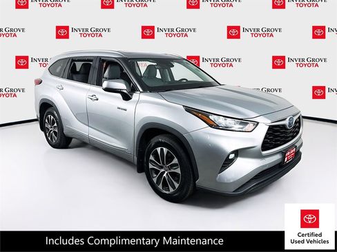 Used 2020 Toyota Highlander XLE image 3