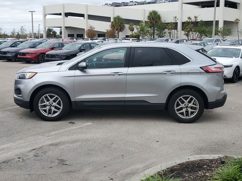 Used 2023 Ford Edge SEL image 7