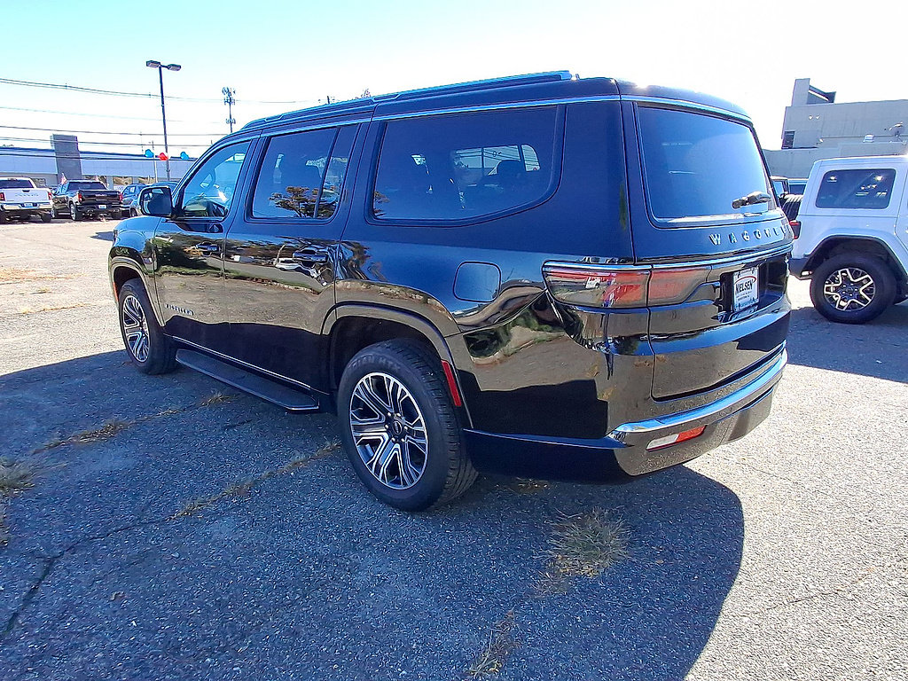 Used 2025 Jeep Wagoneer Series II AWD/4WD image 6