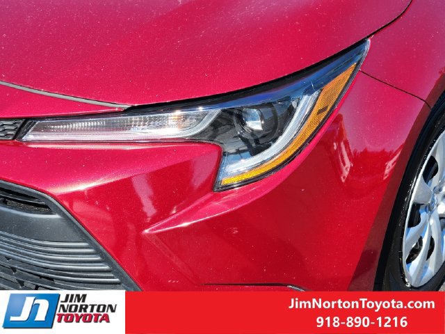 Used 2025 Toyota Corolla LE FWD image 10