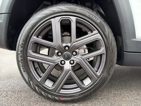 New 2026 Jeep Compass Latitude image 12