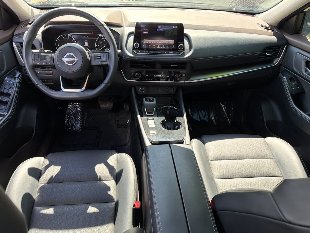 Used 2023 Nissan Rogue SV w/ SV Premium B Package FWD image 15