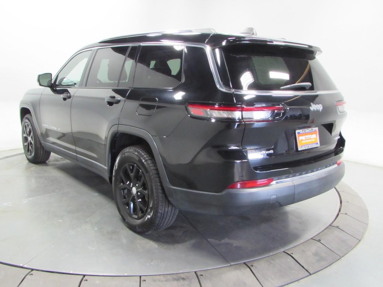 Used 2023 Jeep Grand Cherokee L Limited AWD/4WD image 5