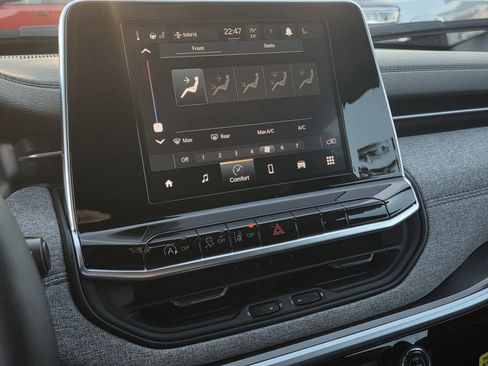 New 2026 Jeep Compass Latitude image 6