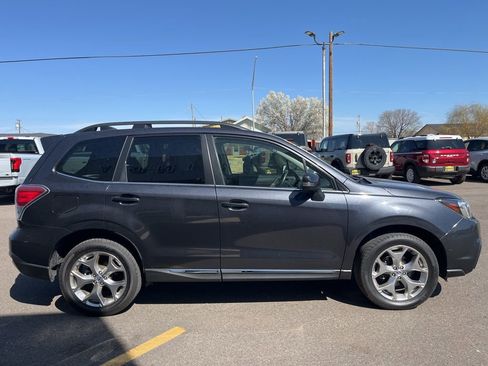 Used 2017 Subaru Forester 2.5i Touring image 5