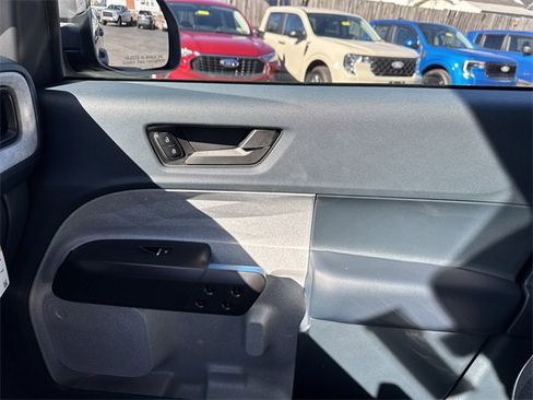 New 2025 Ford Maverick XLT image 25