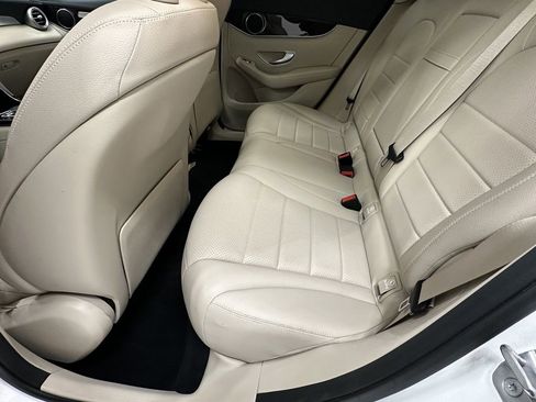 Used 2021 Mercedes-Benz GLC 300 image 23