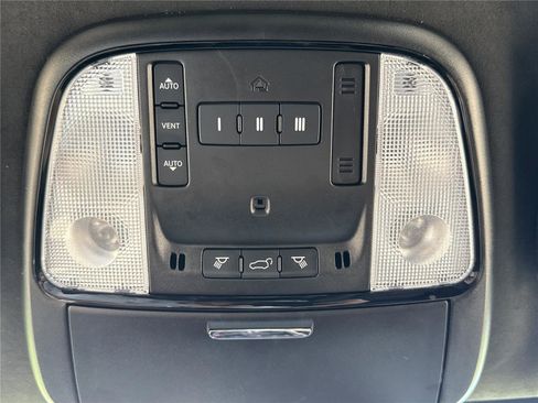 Used 2022 Dodge Durango R/T AWD/4WD image 10