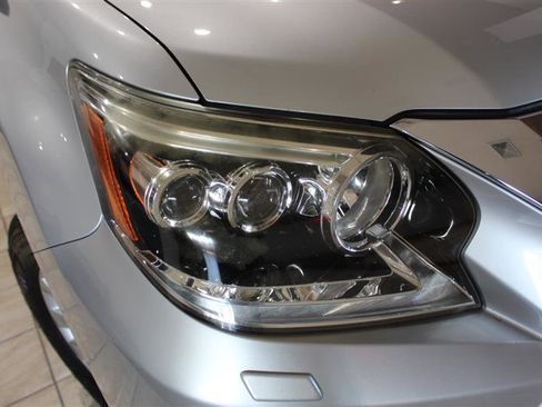 Used 2015 Lexus GX 460 w/ Premium Package AWD/4WD image 9