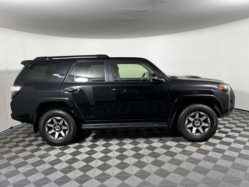 Certified 2022 Toyota 4Runner TRD Off-Road Premium w/ Moonroof Package AWD/4WD image 4