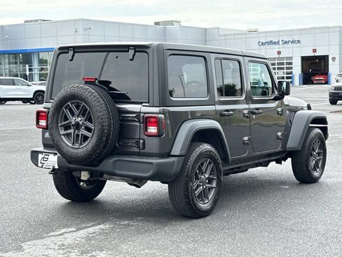 Used 2024 Jeep Wrangler Unlimited Sport AWD/4WD image 25